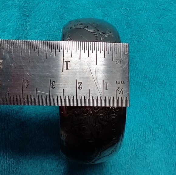 Brass Engraved leaf design large Bangle Bracelet vintage - Picture 2 of 6